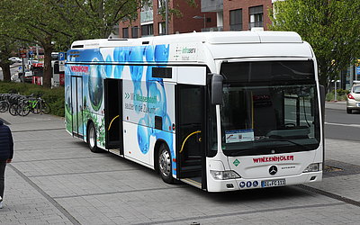 Ein Elektrobus von Infraserv höchst: Mit Wasserstoff sauber in die Zukunft.