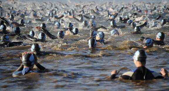 Schwimmstart beim Ironman