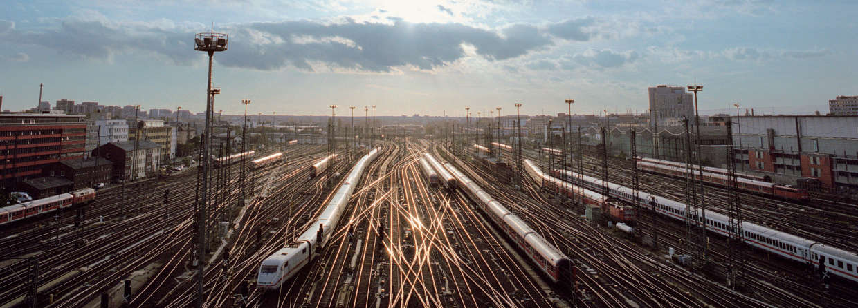 Gleisvorfeld_Frankfurt_am_Main_Hbf.jpg