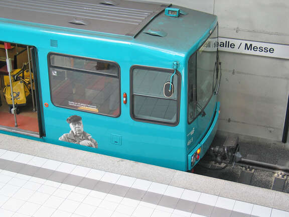 U-Bahn in der Station Festhalle/Messe