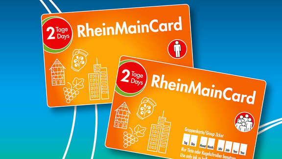 Zwei Karten der RheinMainCard 2021 mit Symbolen für die Rhein-Main-Region und Nahverkehrs-Symbolen