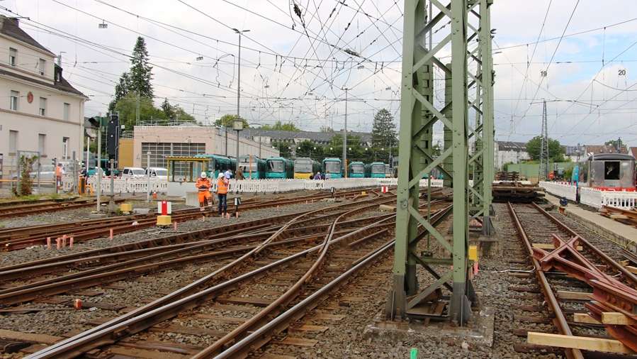 Am Betriebshof Heddernheim, der am stärksten befahrene U-Bahn-Abschnitt in Frankfurt.