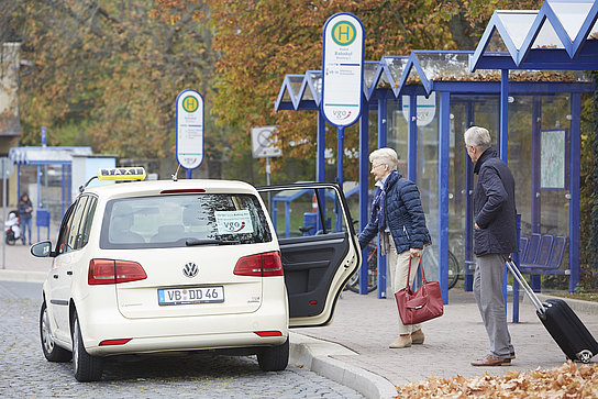 Taxi_einsteigen_25.jpg