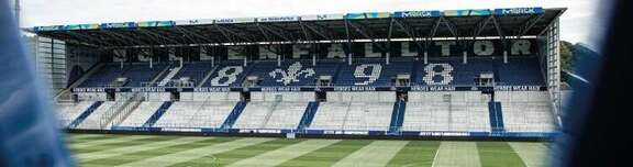 SV 98 - Stadion Stadion - Blick auf Tribüne