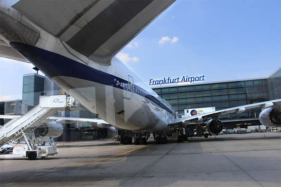 Boeing 747 auf Terminal-Parkposition