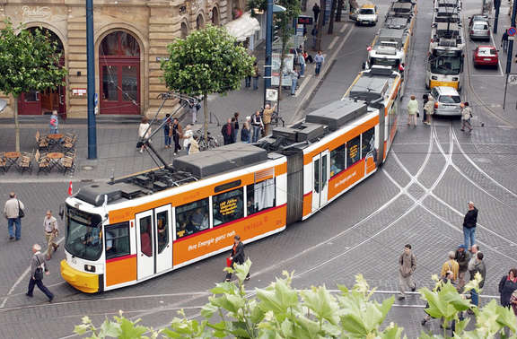 Mainz Niederflurstraßenbahn