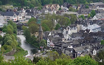 Vergrößerte Ansicht: Blick vom Aussichtsturm Dillblick auf Herborn