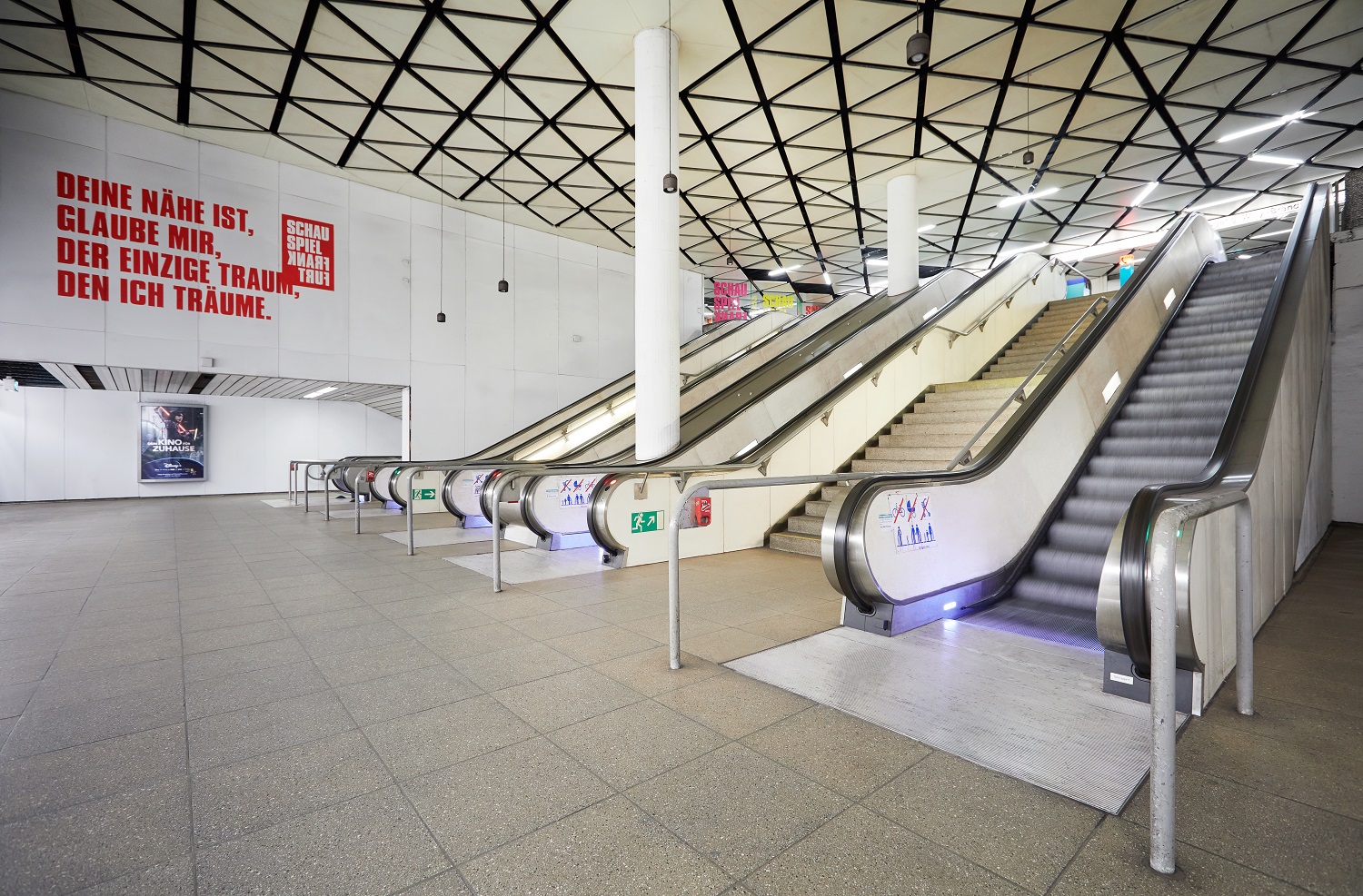 Rolltreppen_Willy-Brandt-Platz.jpg