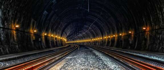 Eisenbahntunnel Eisenbahntunnel Einfahrt