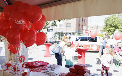 Ballons am MTV Stand.