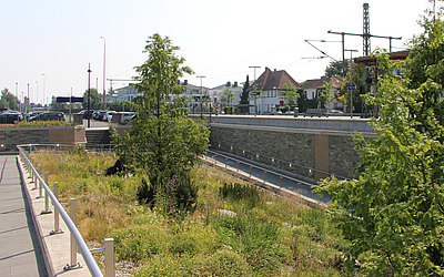 Die Rampe zum Tunnel am Bahnhof in Oberursel