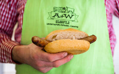 Bratwurst im Brötchen