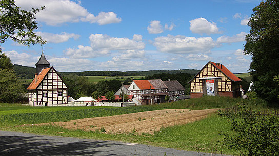 Blick über die Felder auf Nordhessen