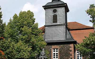 Vergrößerte Ansicht: Blick auf die Kirche 