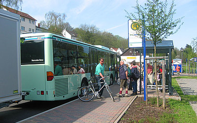 Vergrößerte Ansicht: RhönRadBus am Bahnhof Gersfeld