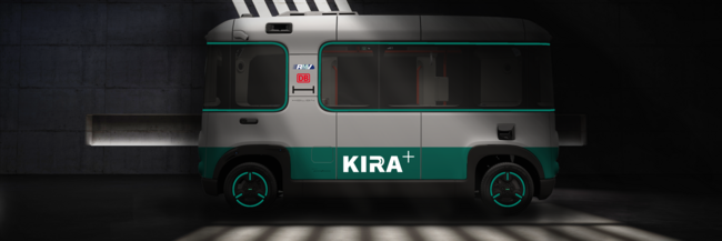 Shuttle mit Kira+ Aufschrift fährt durchs Bild