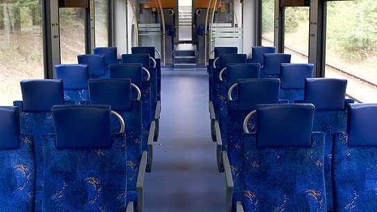Neue, menschenleere Bahn