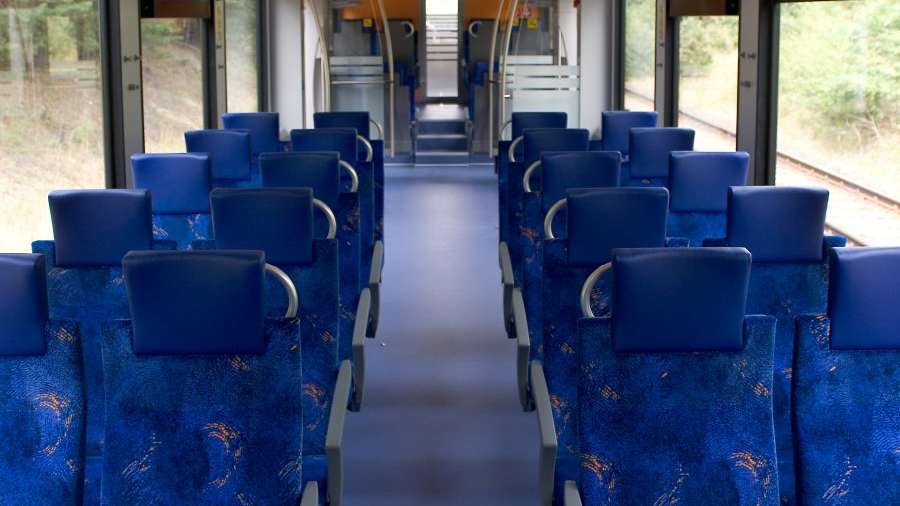 Neue, menschenleere Bahn