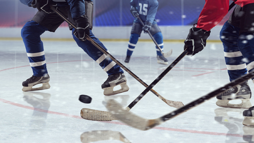 Eishockeyspieler auf dem Eis.