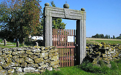 Vergrößerte Ansicht: Eingang zum Friedhof 