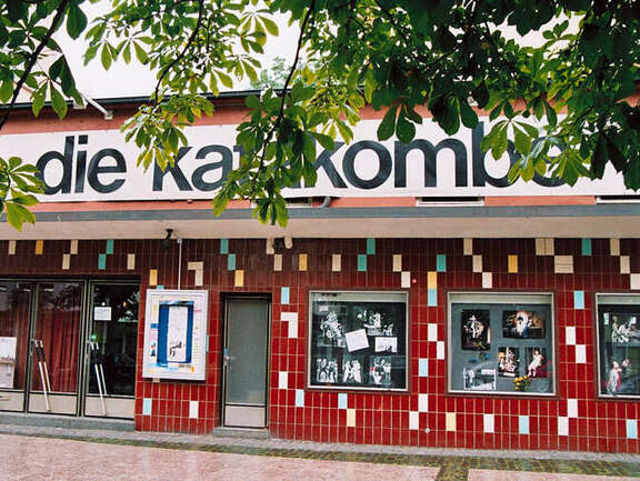 Außenansicht des Theaters 