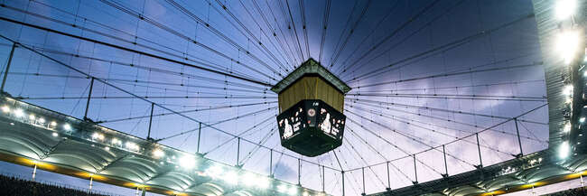 Videowürfel über dem Rasen