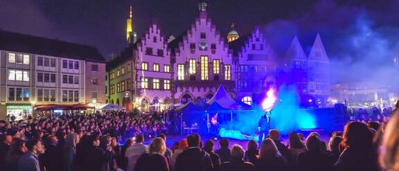 Akrobatik auf dem Römerberg