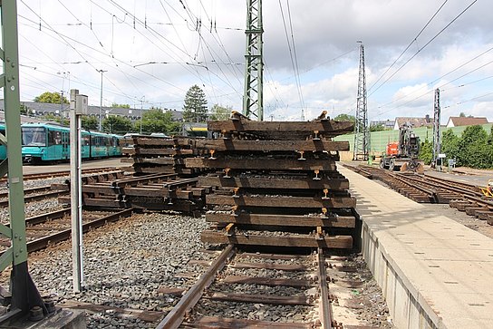 Hier lagen die demontierten Teile, bis zum Abtransport.