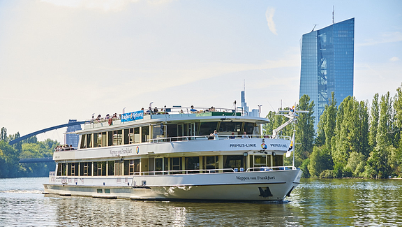 Schiff der weißen Flotte der Primus-Linie