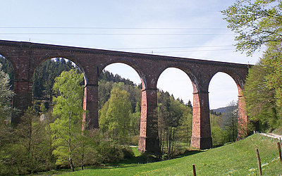 Vergrößerte Ansicht: Brücke über den Main und Miltenberg