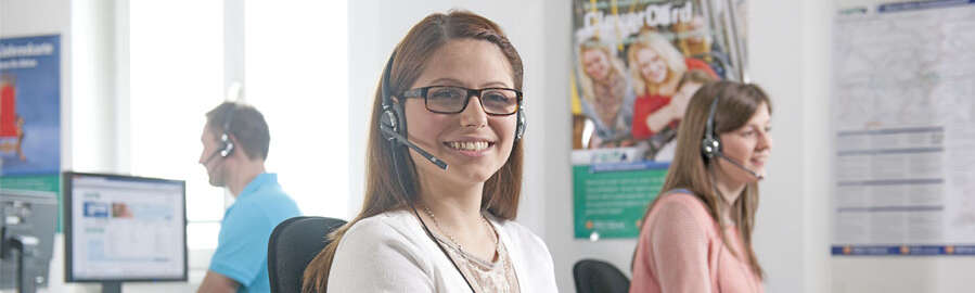 Kundenberaterin am Telefon