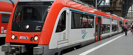 Dieseltriebzug Itino im Frankfurter Hauptbahnhof