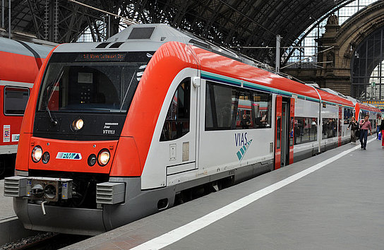 Dieseltriebzug Itino im Frankfurter Hauptbahnhof