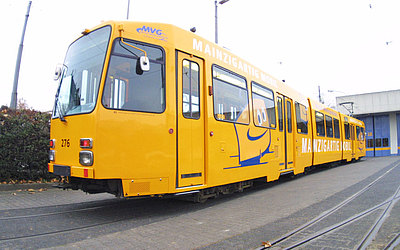 Vergrößerte Ansicht: Mainzer Hochflurstraßenbahn in gelb