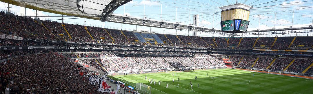 Eintracht Frankfurt Stadion Blick ins voll besetzte Stadion von Eintracht Frankfurt