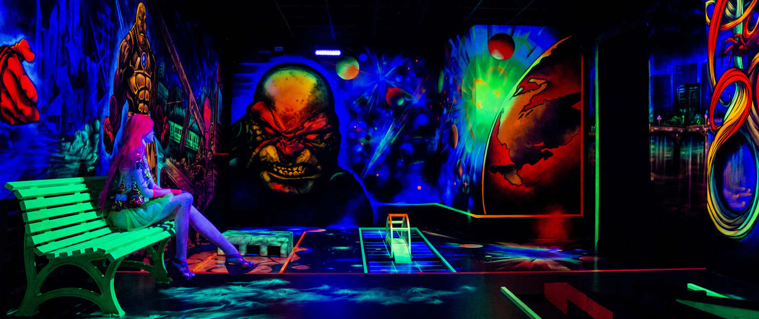 Schwarzlichthelden Minigolf