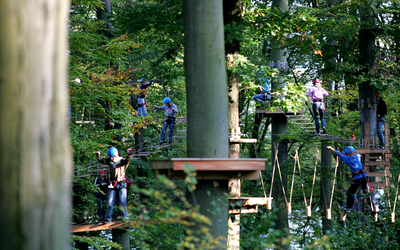 Besucher im Kletterwald