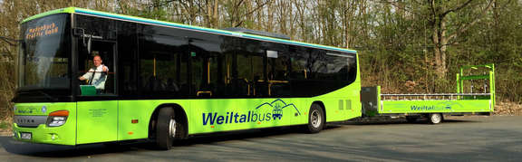 Weiltalbus mit Fahrradanhänger