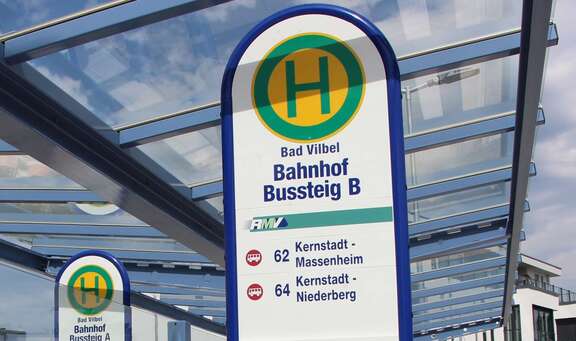 Informationen zu Stationen und Haltestellen