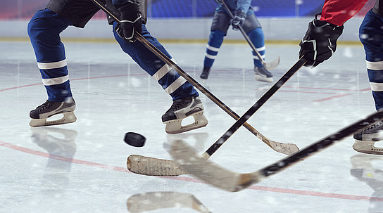 Detailaufnahme von Eishockeyspielern