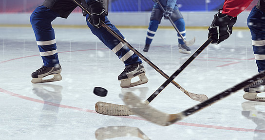 Detailaufnahme von Eishockeyspielern
