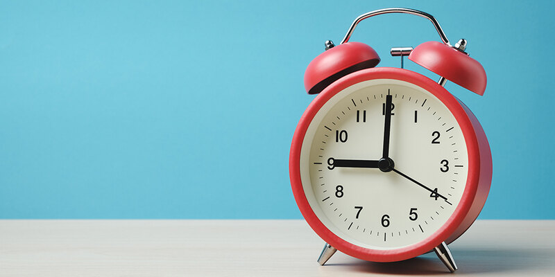 Wecker mit 9 Uhr Anzeige