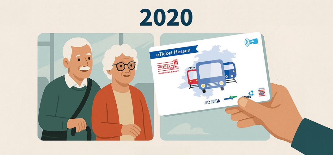 Seniorin und Senior neben Hand, die eTicket Hessen hält.